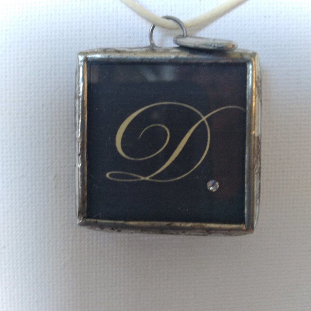 Jewel Kade Charm/Pendant Initial "D"
